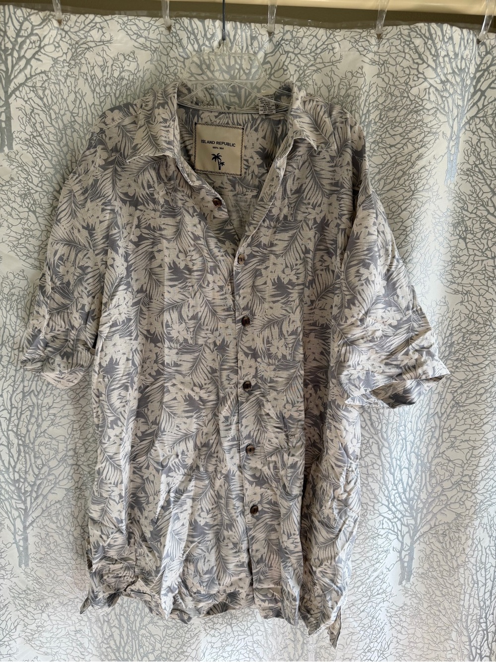 Island Republic Men's Short-Sleeve Tropical Leaf Print Shirt - Gray & Cream